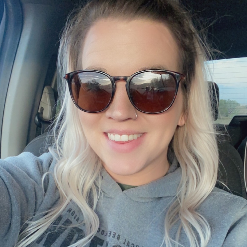 Meet your Posher, Cortney